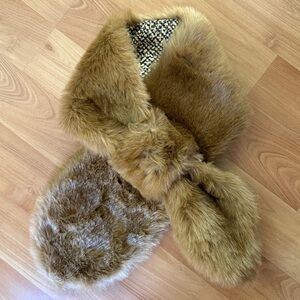 Banana Republic Faux Fur Scarf Wrap with Brooch NWT